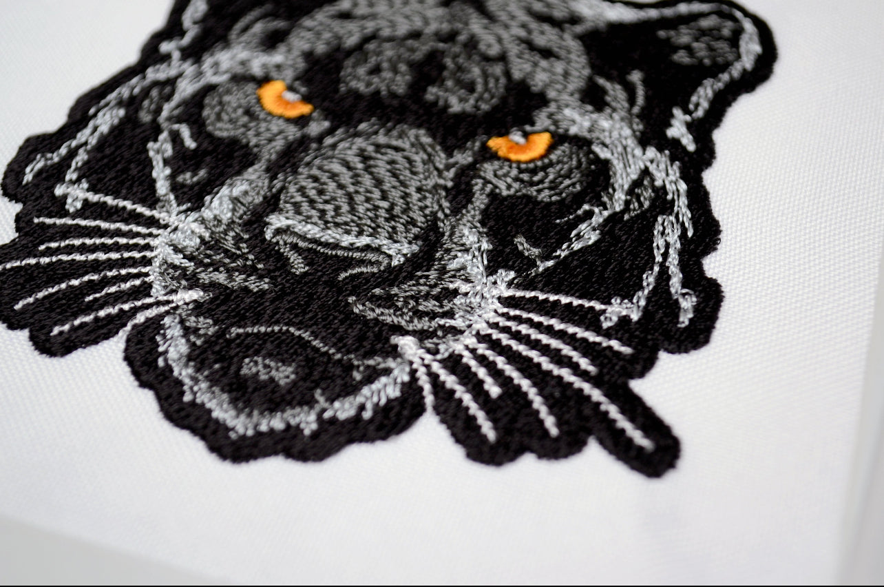 Oversize tee panther embroidery design