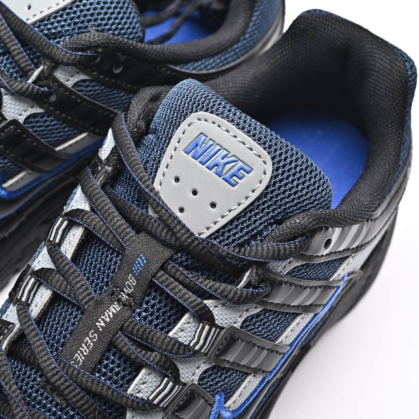 Nike P-600