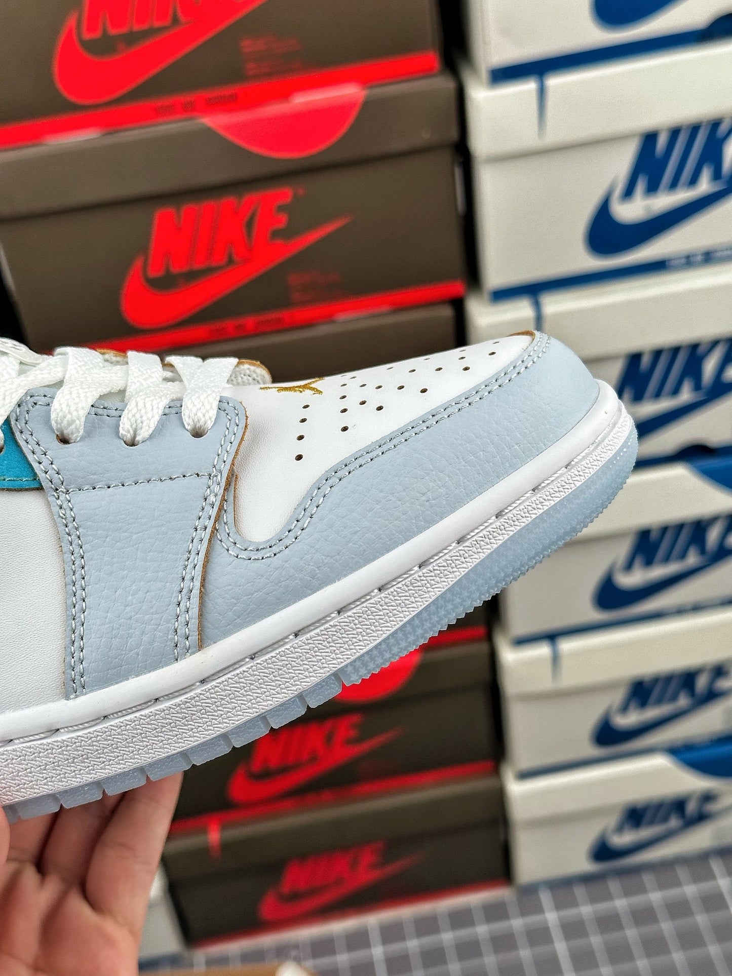 WMNS AIR JORDAN 1 LOW SE