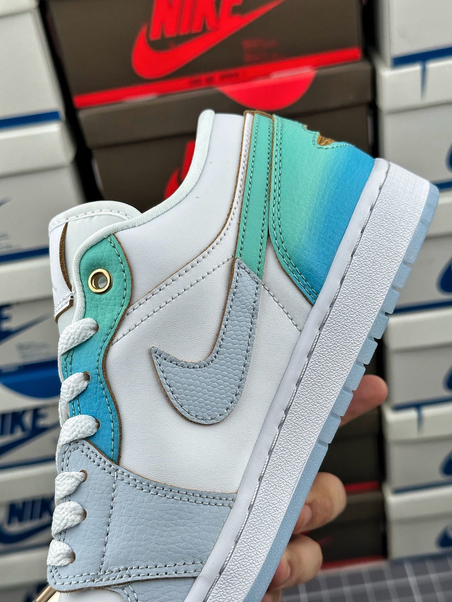 WMNS AIR JORDAN 1 LOW SE