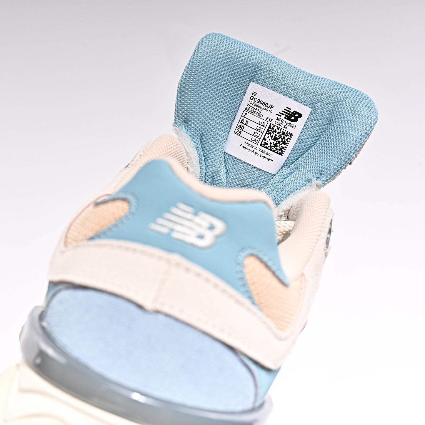 New balance 9060