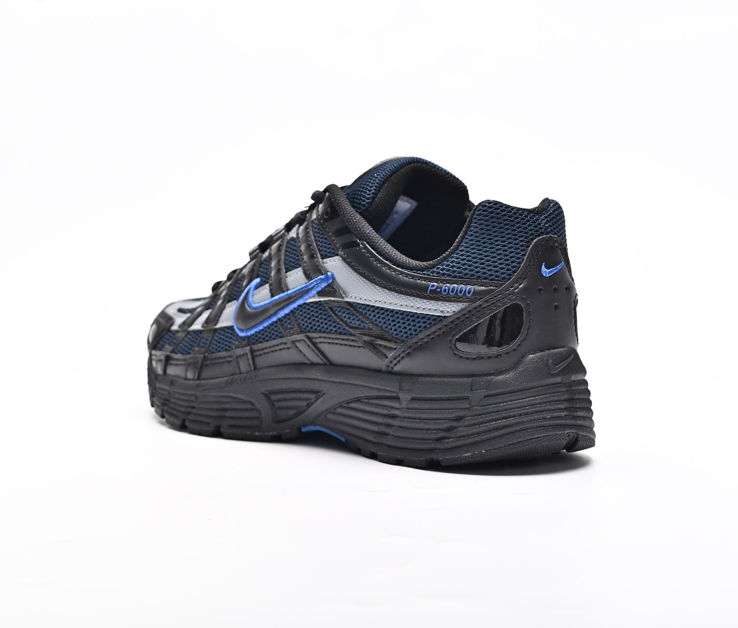Nike P-600