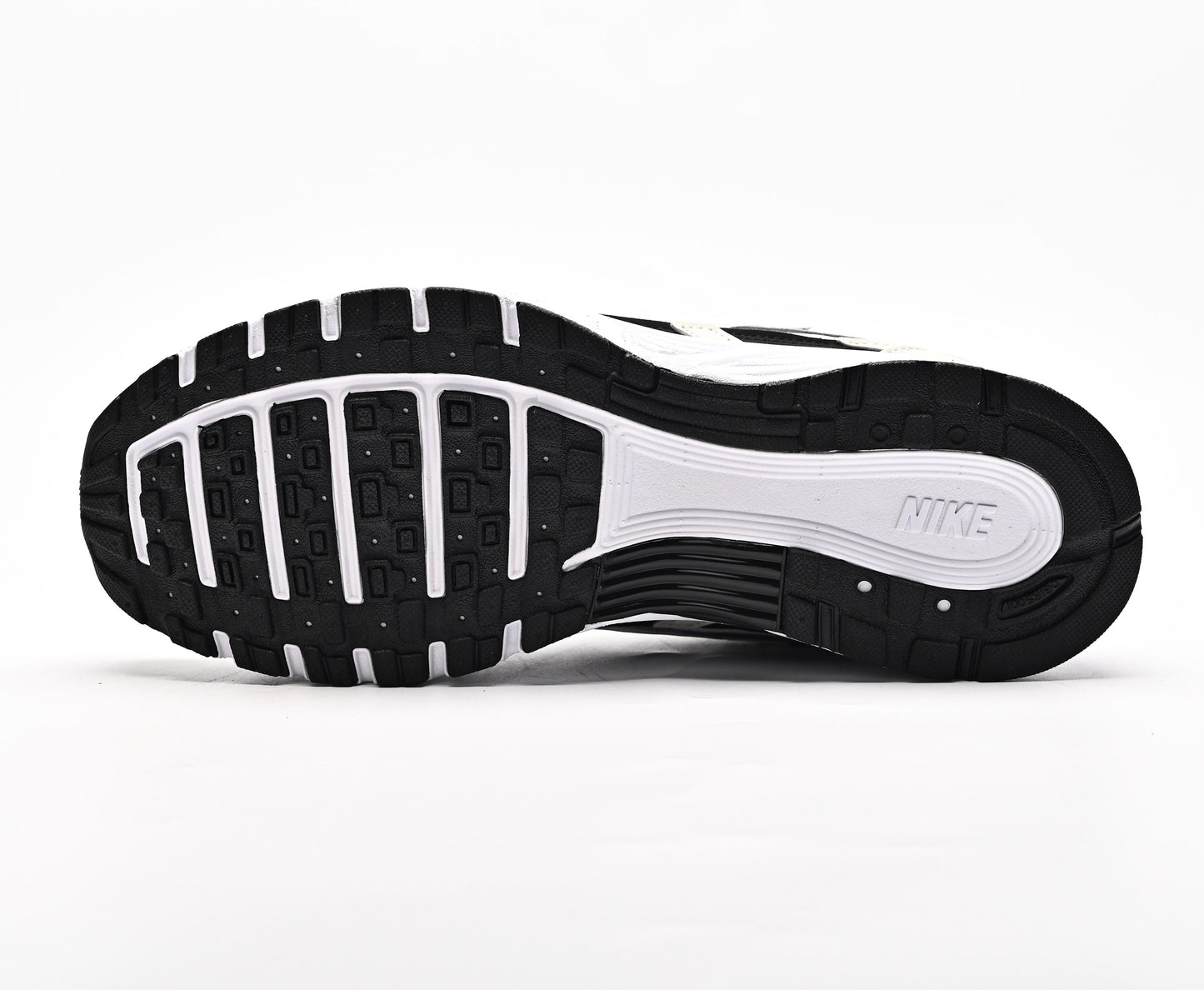 Nike p-6000