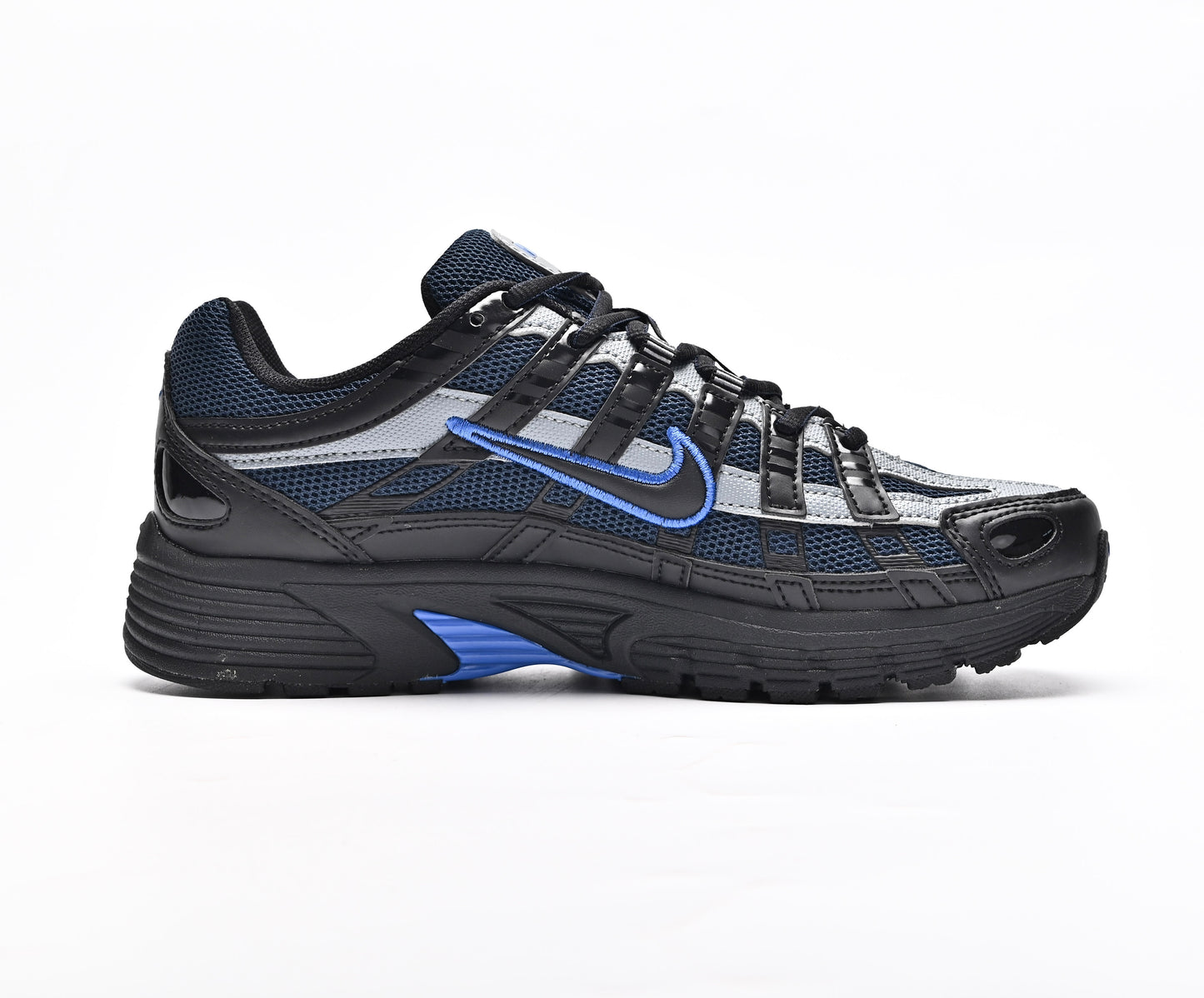 Nike P-600