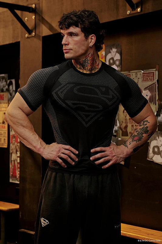 YOUNGLA co-branded Superman American new men's T-shirt, muscle sports, fitness, breathable tights, tops